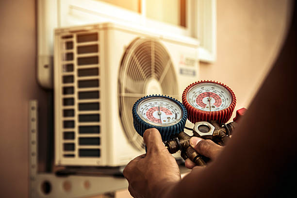 Professional Hvac technician working in Poole, KY